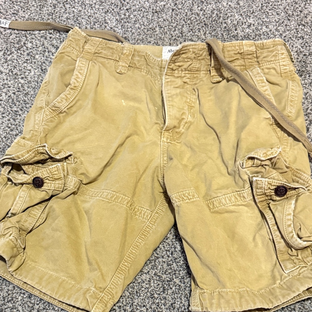Abercrombie & Fitch Khaki Cargo Shorts for Men